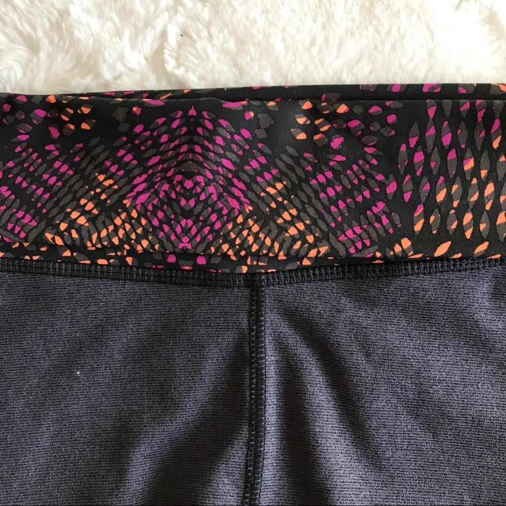 Fabletics Salar Printed Powerhold Capri Leggings - image 4